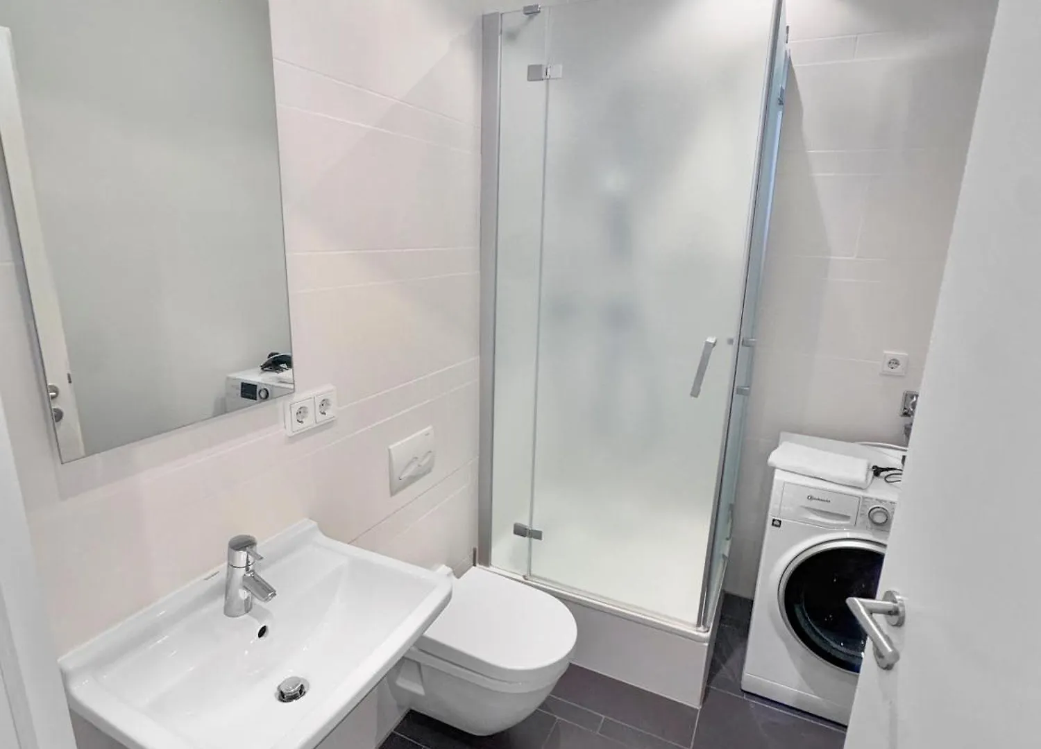 Flatista Homes - Nymphenburg Suites München Apartment